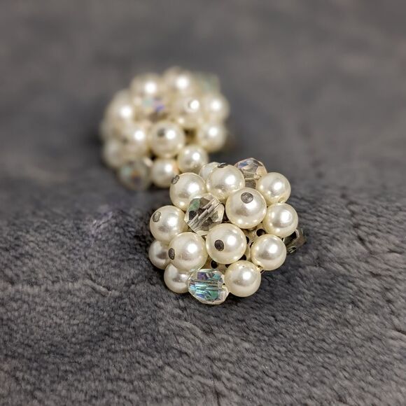 Vintage 1950's Faux Pearl w/ AB Crystal Accents Clip Earrings - Made in Japan - Picture 5 of 8